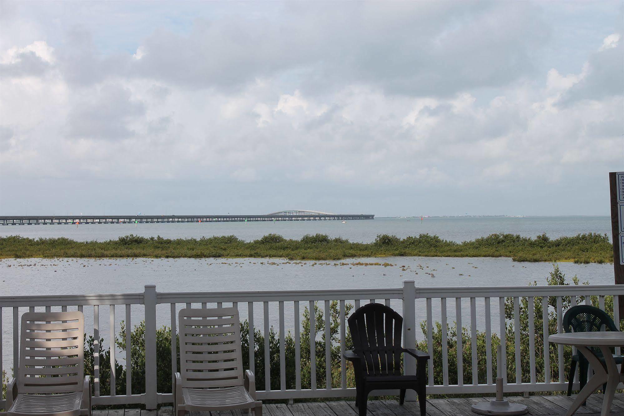 Blue Bay Inn And Suites South Padre Island Exterior foto